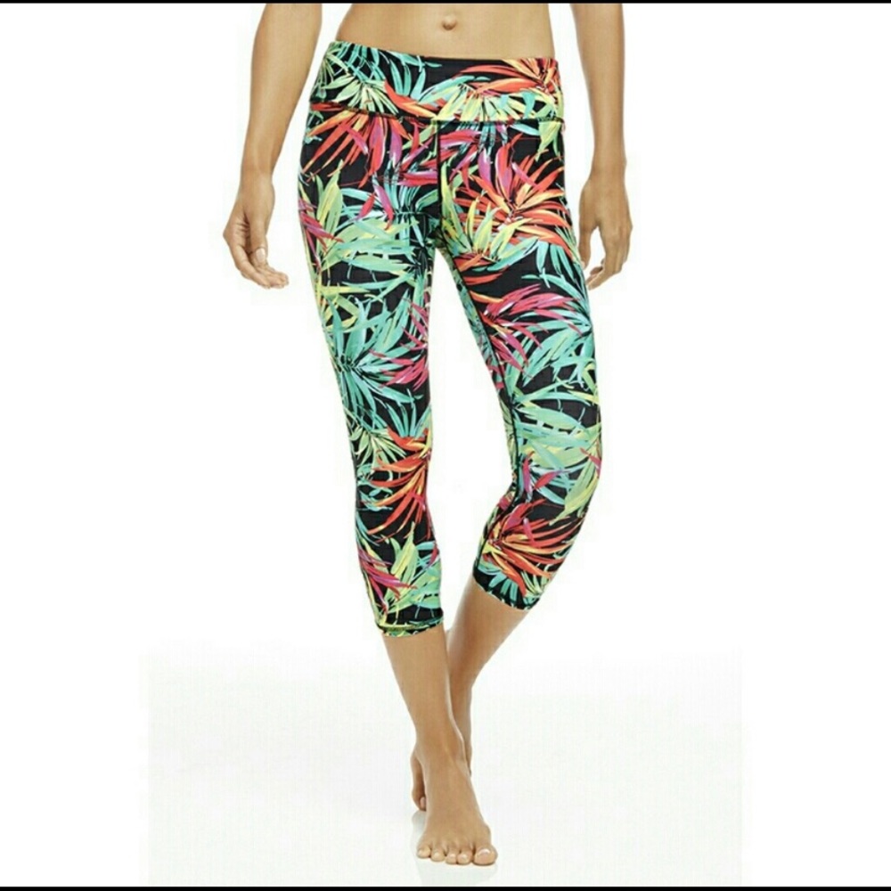 Fabletics Salar Gym Workout Capri Tropical XL
